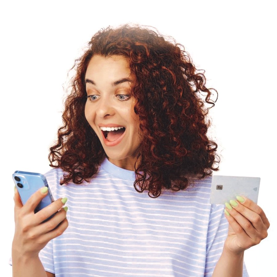 Cliente feliz pagando a mensalidade da Conect com Pix Recorrente